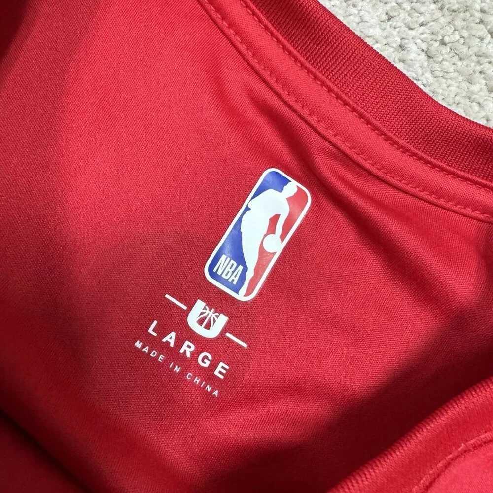 NBA T-Shirt 76ers Red Short Sleeve Men’s Size Large